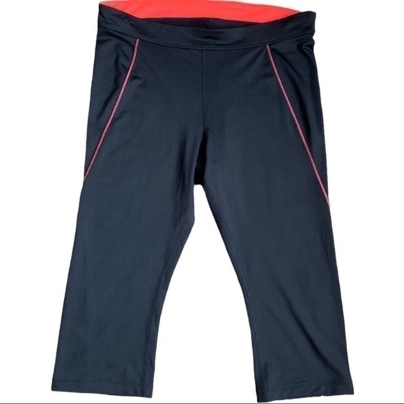 NWT Fila size medium workout leggings Capri black and bright orange - Picture 3 of 6